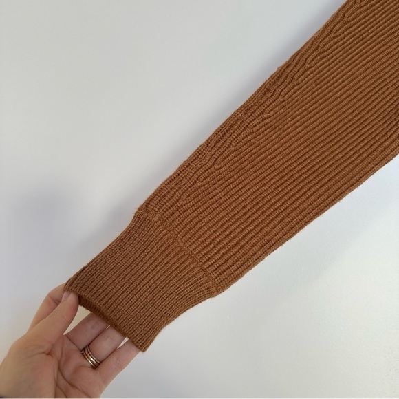 House of Harlow 1960 Camel Cropped Turtleneck Sweater Medium - Picture 5 of 10